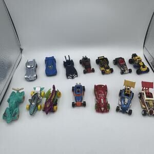 Lot of 14 Hot Wheels Loose Cars Sharkruiser Dragon Blaster Fiat 500C